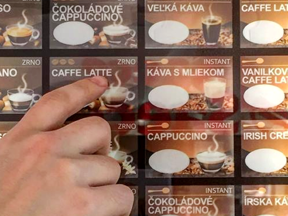 automaty-kavomaty-vending-selection-coffee-káva-espresso-káva so sebou-coffee to go-napojove automaty-kava s mliekom-cappuccino-caffe latte